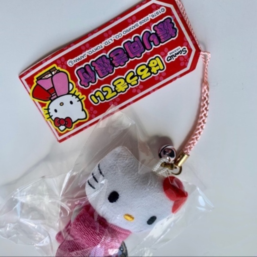 Hello Kitty stuffed charm from Japan - Picture 4 of 4